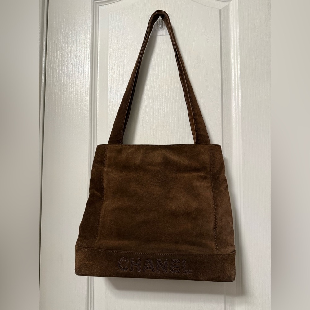 CHANEL Rich Brown Suede Shoulder Bag